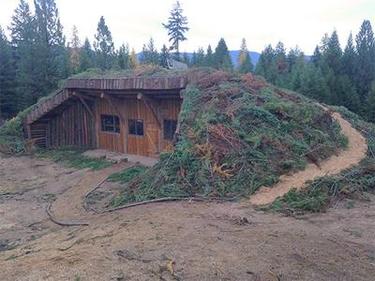 underground-log-house-outside